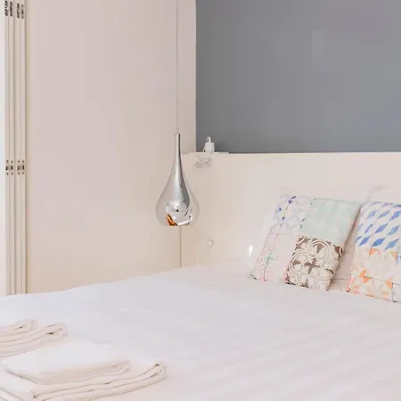 Spacious 4bdr Flat In Areeiro By Lovelystay Lisboa