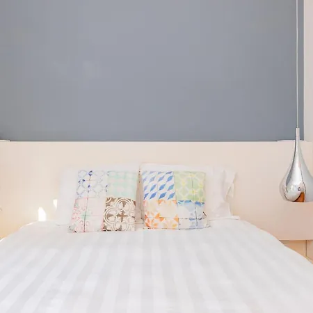 Spacious 4bdr Flat In Areeiro By Lovelystay *