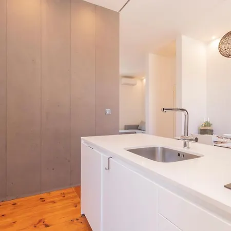 Spacious 4bdr Flat In Areeiro By Lovelystay Apartamento Lisboa