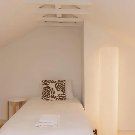 Apartamento Spacious 4bdr Flat In Areeiro By Lovelystay Lisboa