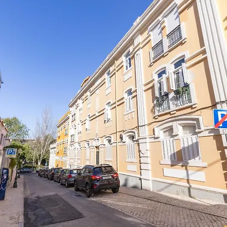 Apartamento Spacious 4bdr Flat In Areeiro By Lovelystay *