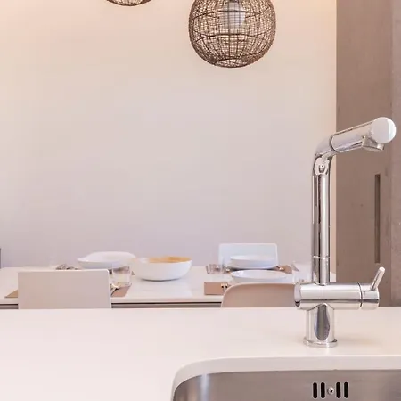 Appartamento Amazing 4bdr Flat In Areeiro By Lovelystay Lisbona